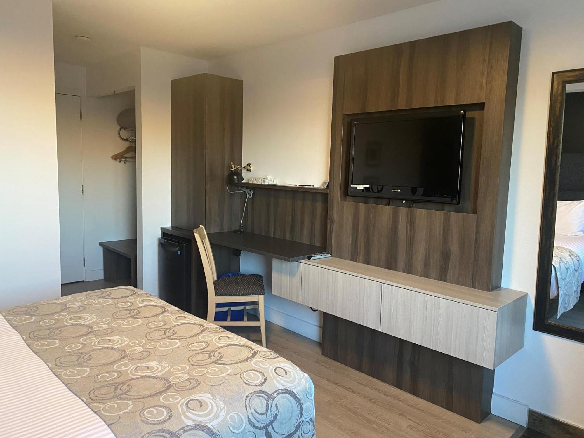 Hotel Centre-Ville Монманьи Экстерьер фото